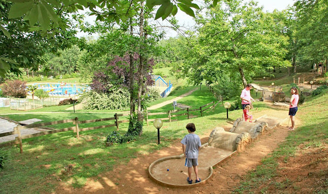 Enfants mini-golf