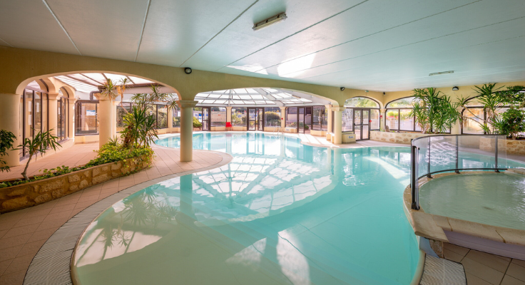 piscine intérieure, saint-avit